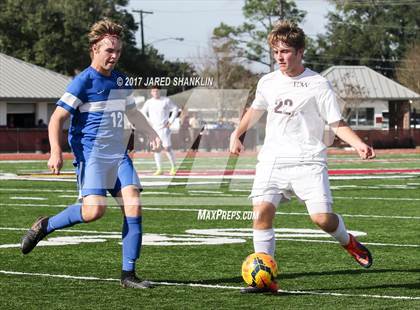 Thumbnail 1 in Vandebilt Catholic @ E. D. White photogallery.