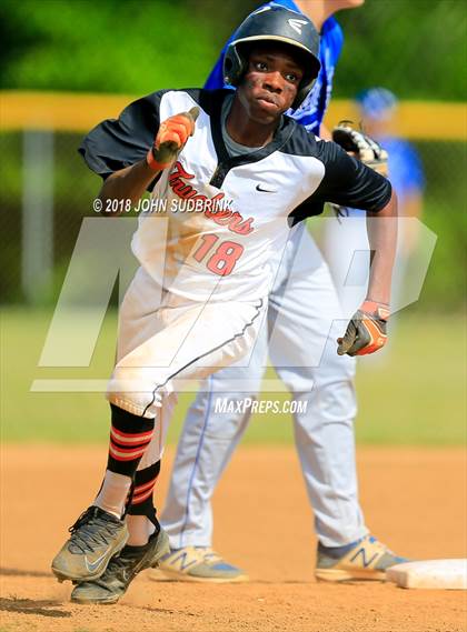 Thumbnail 3 in Norview @ Churchland photogallery.