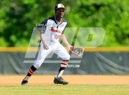 Thumbnail 1 in Norview @ Churchland photogallery.