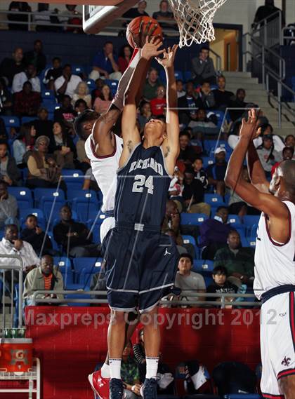 Thumbnail 1 in Richland vs. Kimball (Thanksgiving Hoopfest) photogallery.