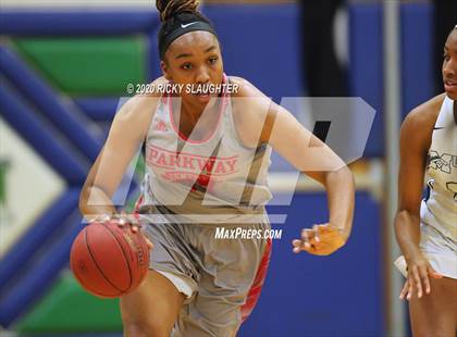 Thumbnail 3 in Parkway Central @ Marquette photogallery.