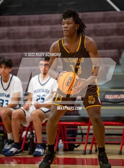 Thumbnail 3 in El Camino vs Otay Ranch (Torrey Pines Holiday Classic Tip-Off)  photogallery.