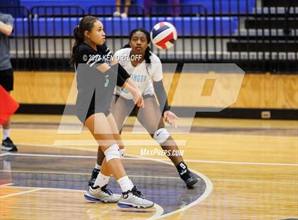 Thumbnail 2 in Seckinger @ Chattahoochee photogallery.