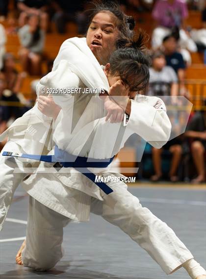 Thumbnail 2 in OIA Eastern Division Championship photogallery.