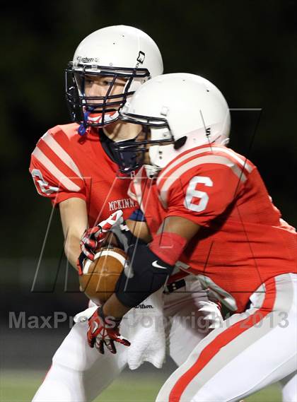 Thumbnail 3 in Boyd Navy vs. Allen photogallery.