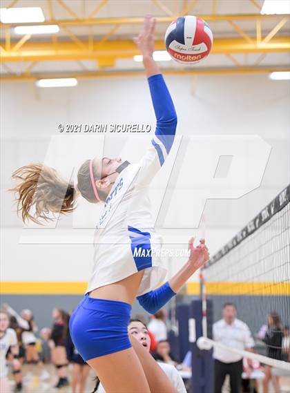 Thumbnail 1 in La Jolla Country Day vs. South Anchorage (Nike Tournament of Champions)  photogallery.