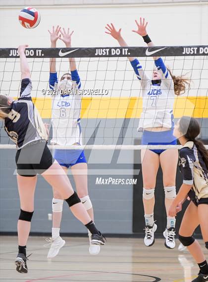 Thumbnail 1 in La Jolla Country Day vs. South Anchorage (Nike Tournament of Champions)  photogallery.