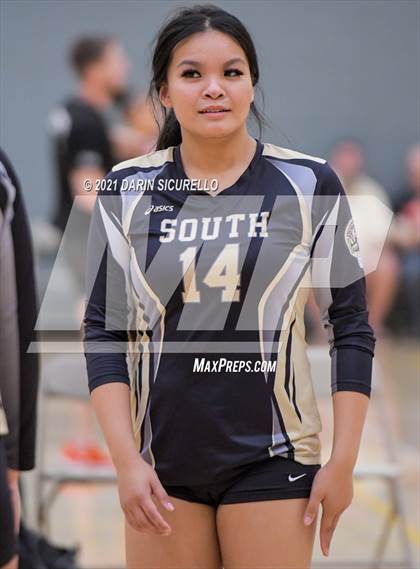 Thumbnail 1 in La Jolla Country Day vs. South Anchorage (Nike Tournament of Champions)  photogallery.