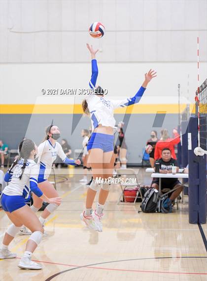 Thumbnail 2 in La Jolla Country Day vs. South Anchorage (Nike Tournament of Champions)  photogallery.