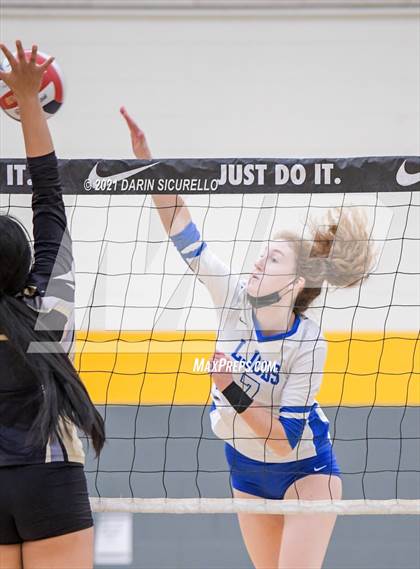 Thumbnail 1 in La Jolla Country Day vs. South Anchorage (Nike Tournament of Champions)  photogallery.