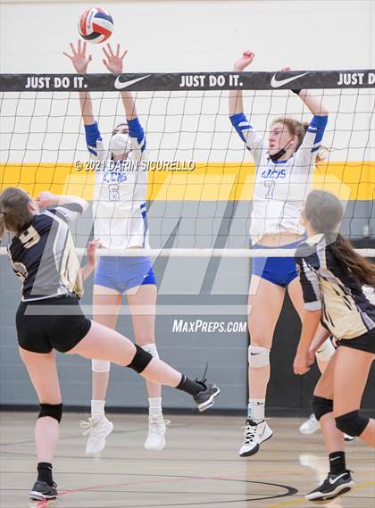 Thumbnail 2 in La Jolla Country Day vs. South Anchorage (Nike Tournament of Champions)  photogallery.