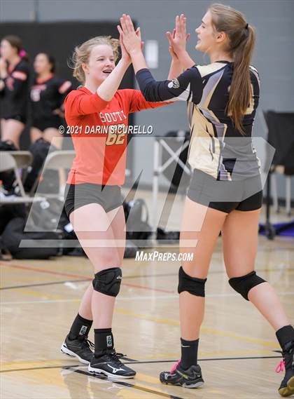 Thumbnail 2 in La Jolla Country Day vs. South Anchorage (Nike Tournament of Champions)  photogallery.