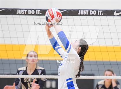 Thumbnail 2 in La Jolla Country Day vs. South Anchorage (Nike Tournament of Champions)  photogallery.