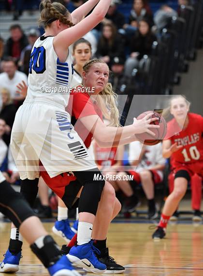 Thumbnail 3 in Carbon vs. Manti (UHSAA 3A Inter-Region) photogallery.