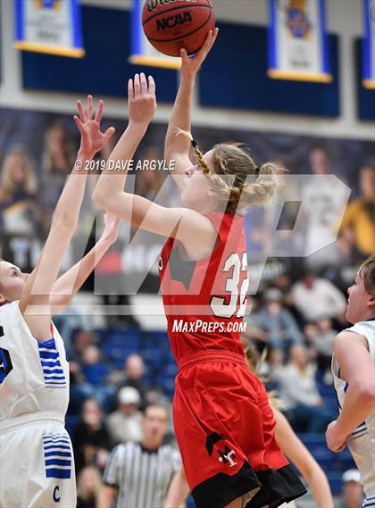 Thumbnail 1 in Carbon vs. Manti (UHSAA 3A Inter-Region) photogallery.