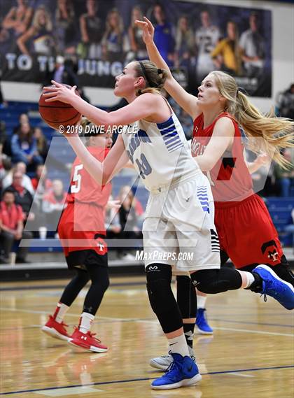 Thumbnail 2 in Carbon vs. Manti (UHSAA 3A Inter-Region) photogallery.