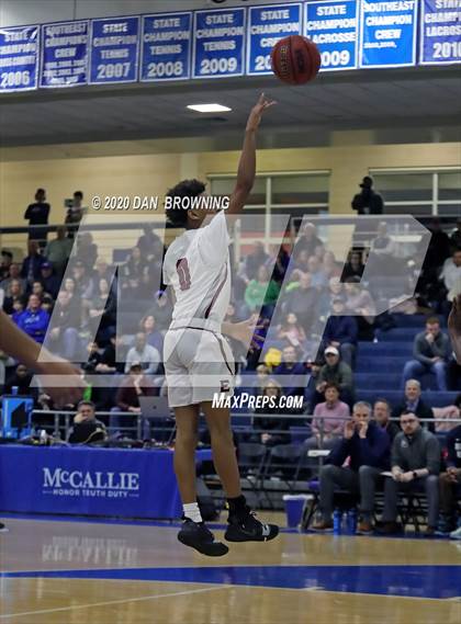 Thumbnail 3 in Memphis East vs. Hamilton Heights (Dr Pepper Classic) photogallery.