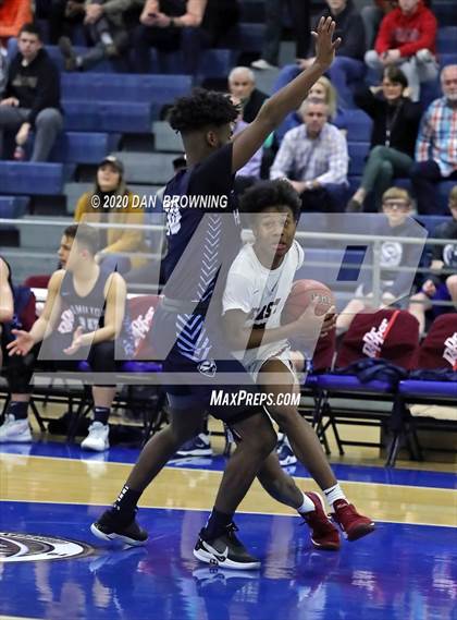 Thumbnail 2 in Memphis East vs. Hamilton Heights (Dr Pepper Classic) photogallery.