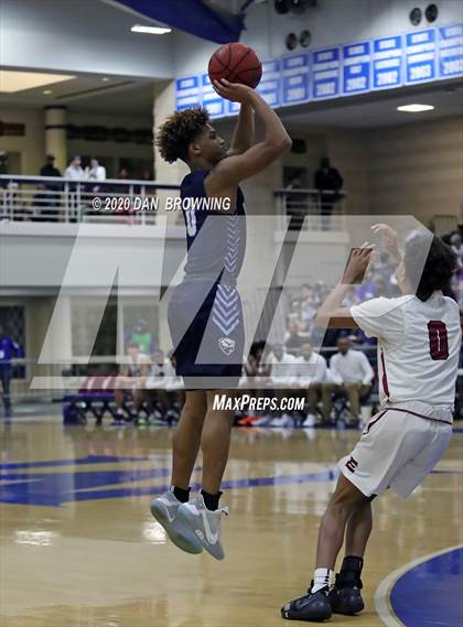Thumbnail 1 in Memphis East vs. Hamilton Heights (Dr Pepper Classic) photogallery.