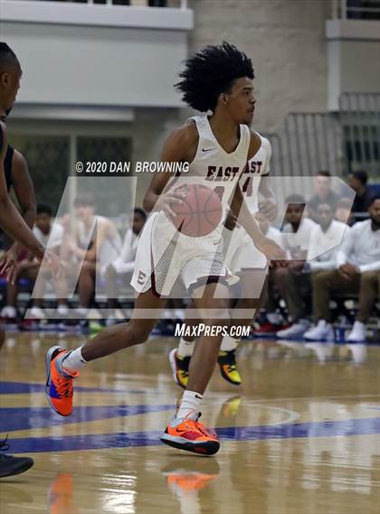 Thumbnail 1 in Memphis East vs. Hamilton Heights (Dr Pepper Classic) photogallery.