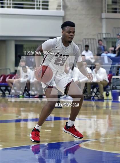 Thumbnail 3 in Memphis East vs. Hamilton Heights (Dr Pepper Classic) photogallery.