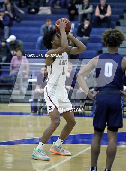 Thumbnail 2 in Memphis East vs. Hamilton Heights (Dr Pepper Classic) photogallery.
