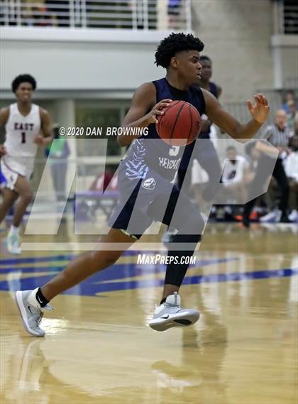 Thumbnail 3 in Memphis East vs. Hamilton Heights (Dr Pepper Classic) photogallery.