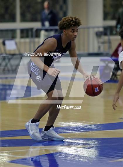 Thumbnail 2 in Memphis East vs. Hamilton Heights (Dr Pepper Classic) photogallery.