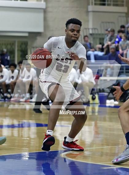 Thumbnail 1 in Memphis East vs. Hamilton Heights (Dr Pepper Classic) photogallery.