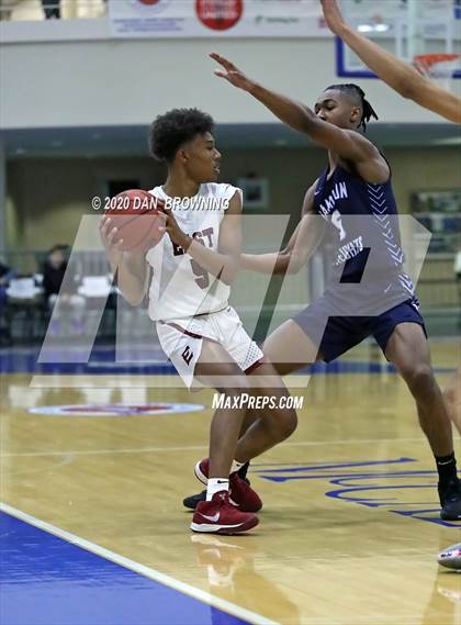 Thumbnail 1 in Memphis East vs. Hamilton Heights (Dr Pepper Classic) photogallery.