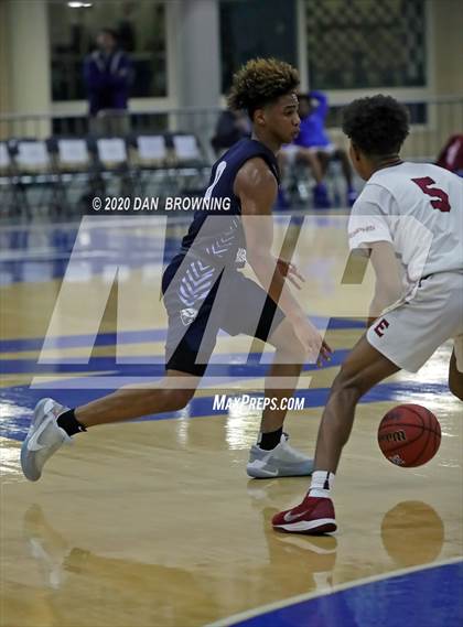 Thumbnail 1 in Memphis East vs. Hamilton Heights (Dr Pepper Classic) photogallery.