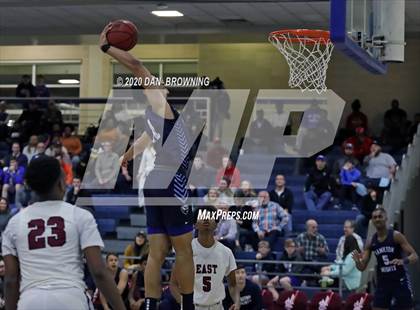 Thumbnail 2 in Memphis East vs. Hamilton Heights (Dr Pepper Classic) photogallery.