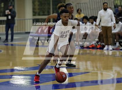 Thumbnail 3 in Memphis East vs. Hamilton Heights (Dr Pepper Classic) photogallery.