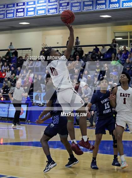 Thumbnail 1 in Memphis East vs. Hamilton Heights (Dr Pepper Classic) photogallery.