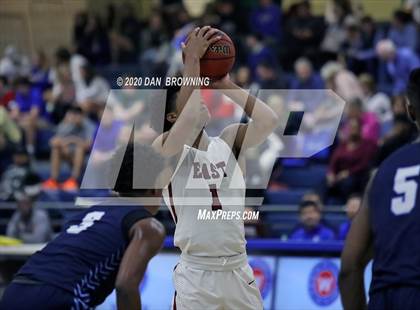 Thumbnail 1 in Memphis East vs. Hamilton Heights (Dr Pepper Classic) photogallery.