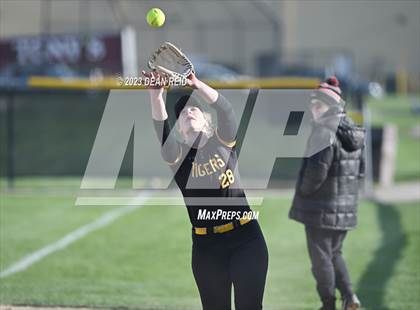 Thumbnail 1 in Minooka @ Joliet West photogallery.