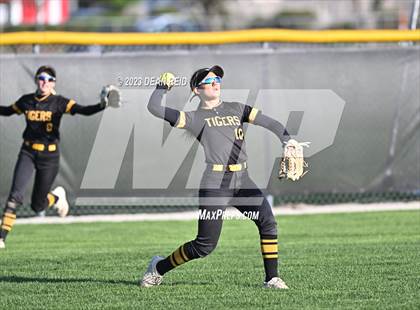 Thumbnail 1 in Minooka @ Joliet West photogallery.