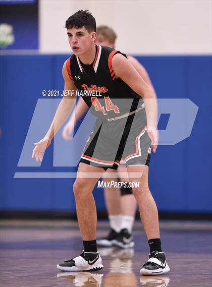 Thumbnail 1 in Dalton @ Chippewa photogallery.