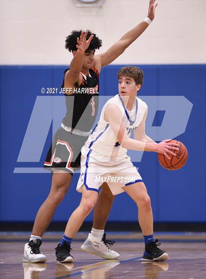 Thumbnail 3 in Dalton @ Chippewa photogallery.
