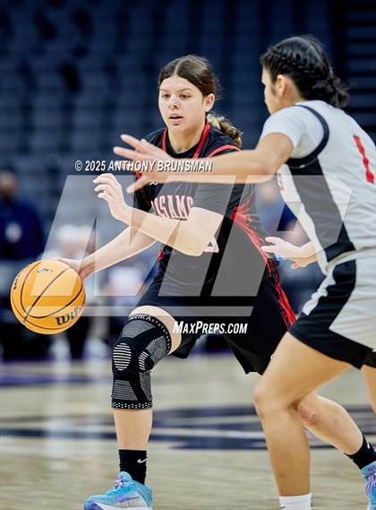 Thumbnail 2 in Woodland Christian vs Rosamond (CIF State D5 Final) photogallery.