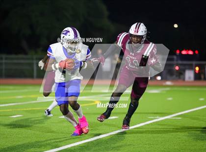 Thumbnail 1 in Leander @ A&M Consolidated photogallery.