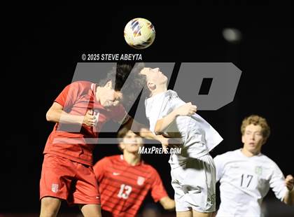 Thumbnail 2 in Regis Jesuit vs. Pine Creek (CHSAA 5A Semifinals) photogallery.