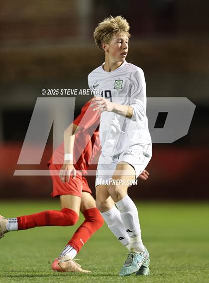 Thumbnail 2 in Regis Jesuit vs. Pine Creek (CHSAA 5A Semifinals) photogallery.