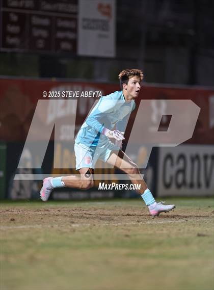 Thumbnail 2 in Regis Jesuit vs. Pine Creek (CHSAA 5A Semifinals) photogallery.