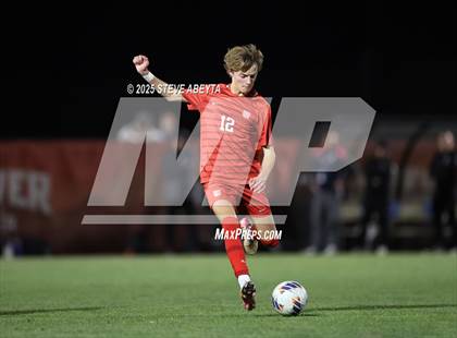 Thumbnail 2 in Regis Jesuit vs. Pine Creek (CHSAA 5A Semifinals) photogallery.