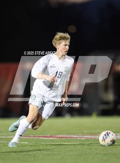 Thumbnail 3 in Regis Jesuit vs. Pine Creek (CHSAA 5A Semifinals) photogallery.