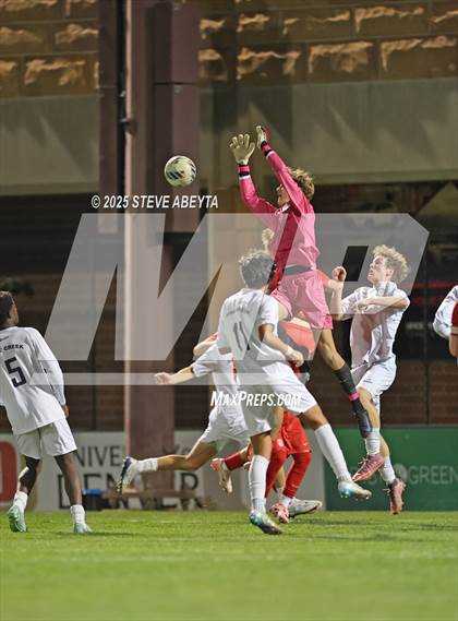 Thumbnail 3 in Regis Jesuit vs. Pine Creek (CHSAA 5A Semifinals) photogallery.