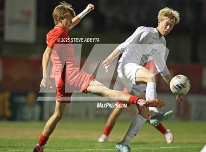 Thumbnail 1 in Regis Jesuit vs. Pine Creek (CHSAA 5A Semifinals) photogallery.