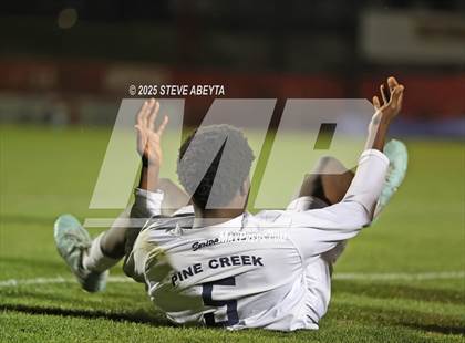 Thumbnail 1 in Regis Jesuit vs. Pine Creek (CHSAA 5A Semifinals) photogallery.