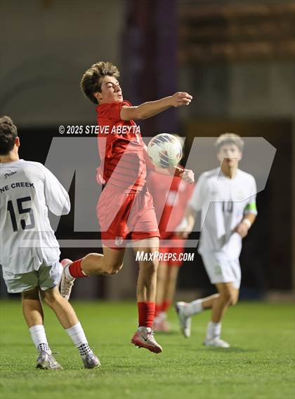 Thumbnail 3 in Regis Jesuit vs. Pine Creek (CHSAA 5A Semifinals) photogallery.